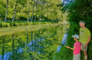 Camping 4 étoiles étang de pêche