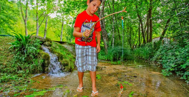 Camping familial étang de pêche