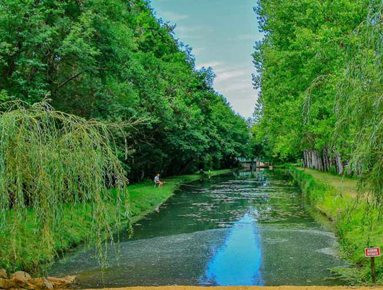 Camping avec étang de pêche Dordogne